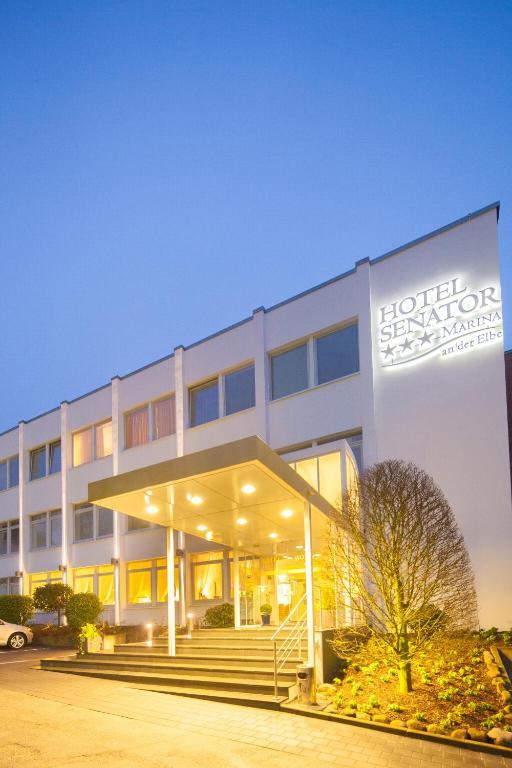 Hotel Senator Marina Ведель Экстерьер фото
