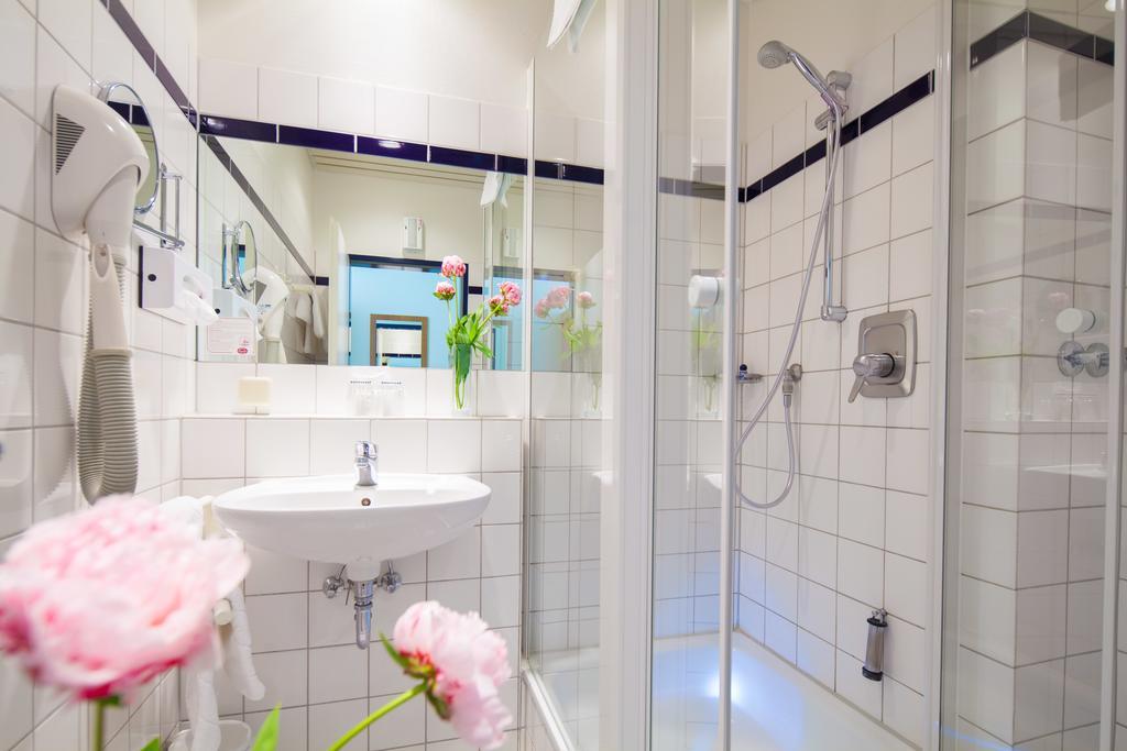 Hotel Senator Marina Ведель Экстерьер фото